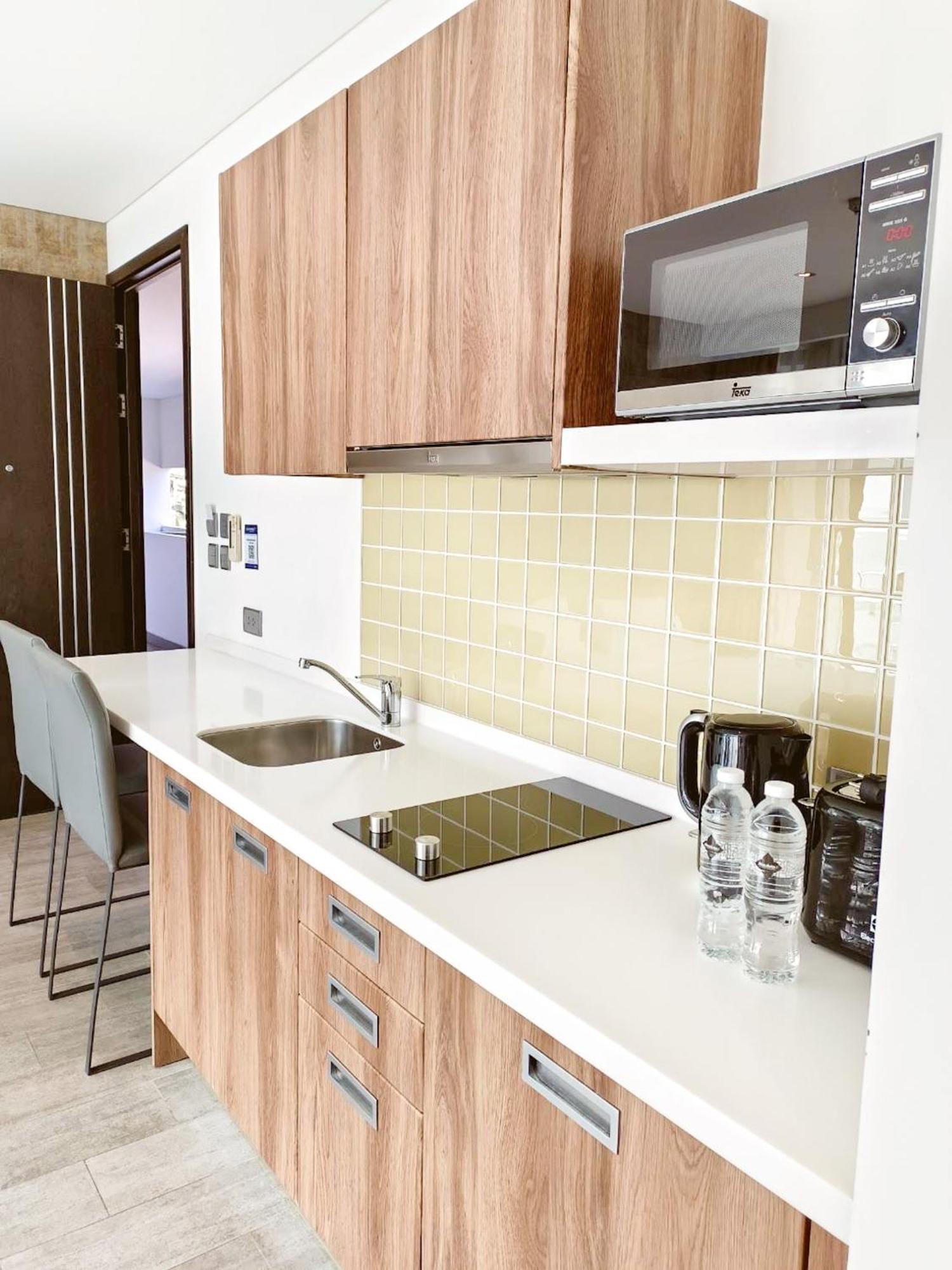 Patong Lets Phuket Twin Sands Resort & Spa מראה חיצוני תמונה